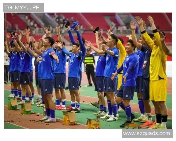 全民足球冠军球星带动城市激情掀起全民健身与青少年足球热潮