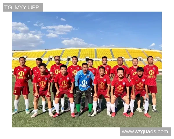 从路人眼中的足球巨星到球场传奇背后的真实故事